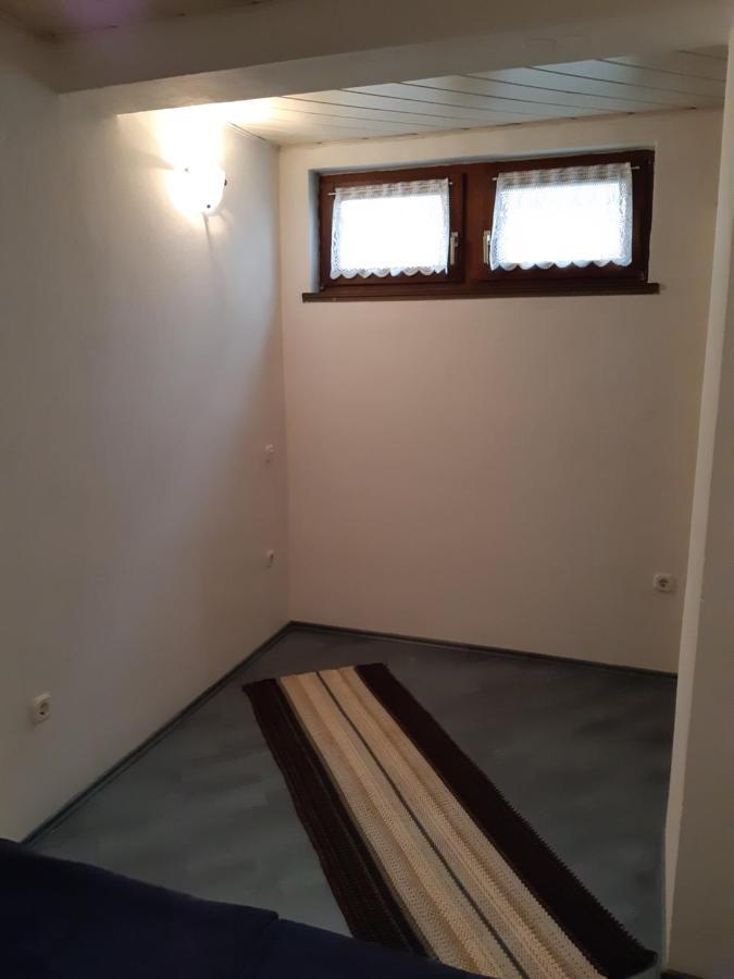 Ksenija Apartment *
